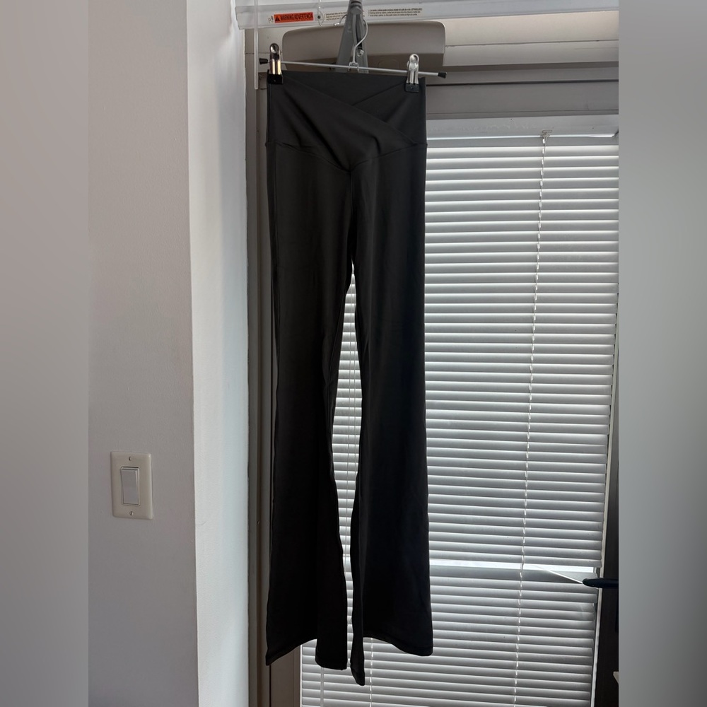 Offline by Aerie Flare Legging - Short